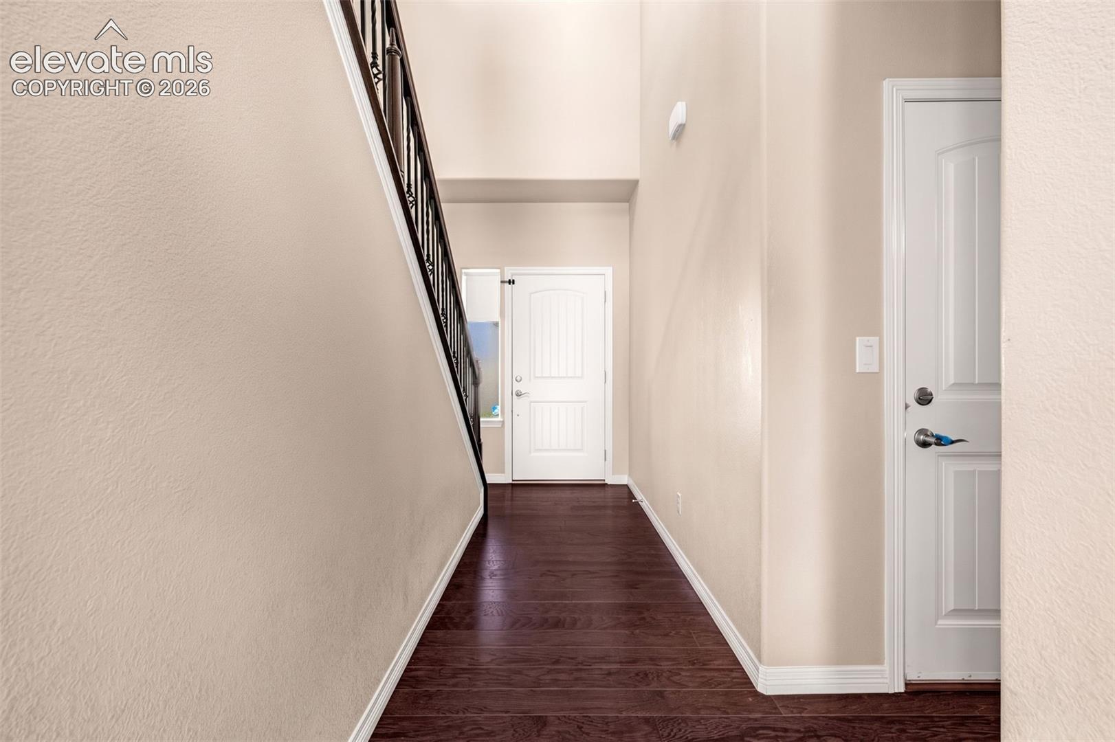 Listing photo 4 for 6607 Lamine Drive