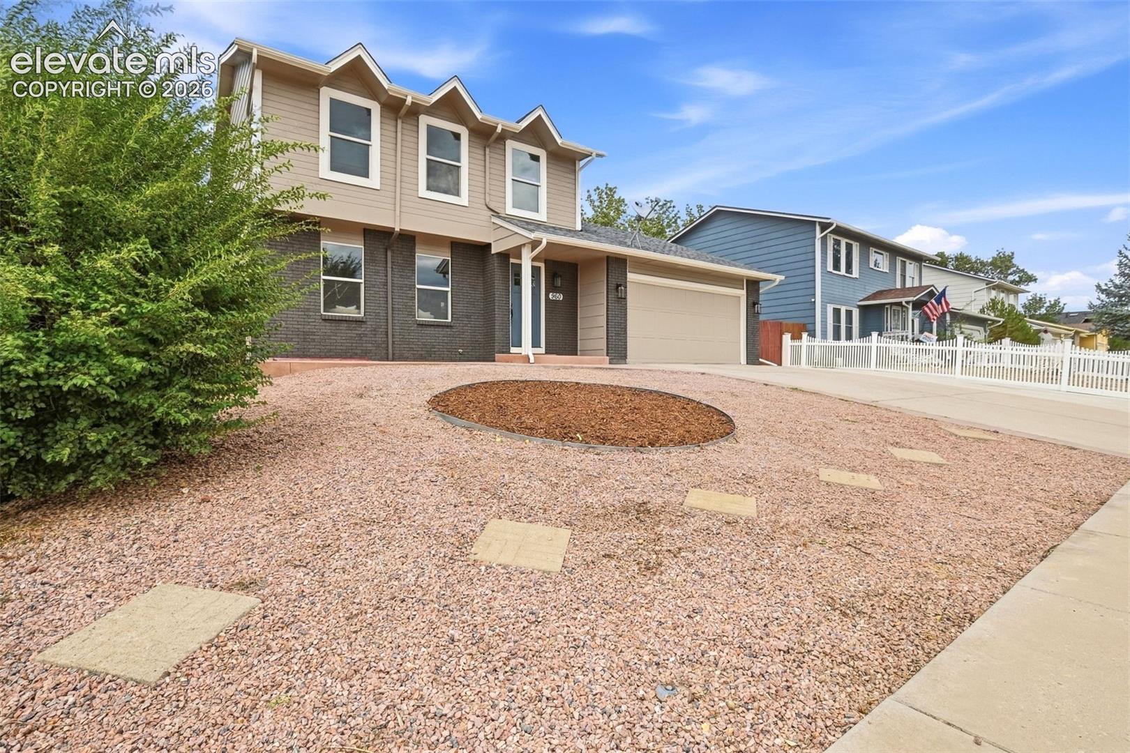 Listing photo 2 for 960 Crandall Drive