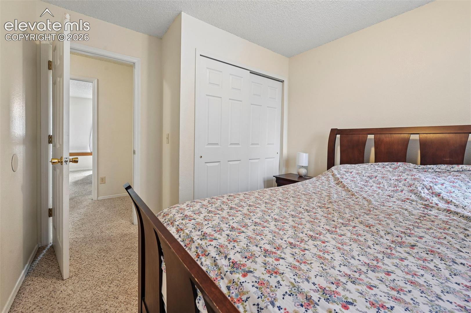 Listing photo 13 for 6382 Zermatt Drive