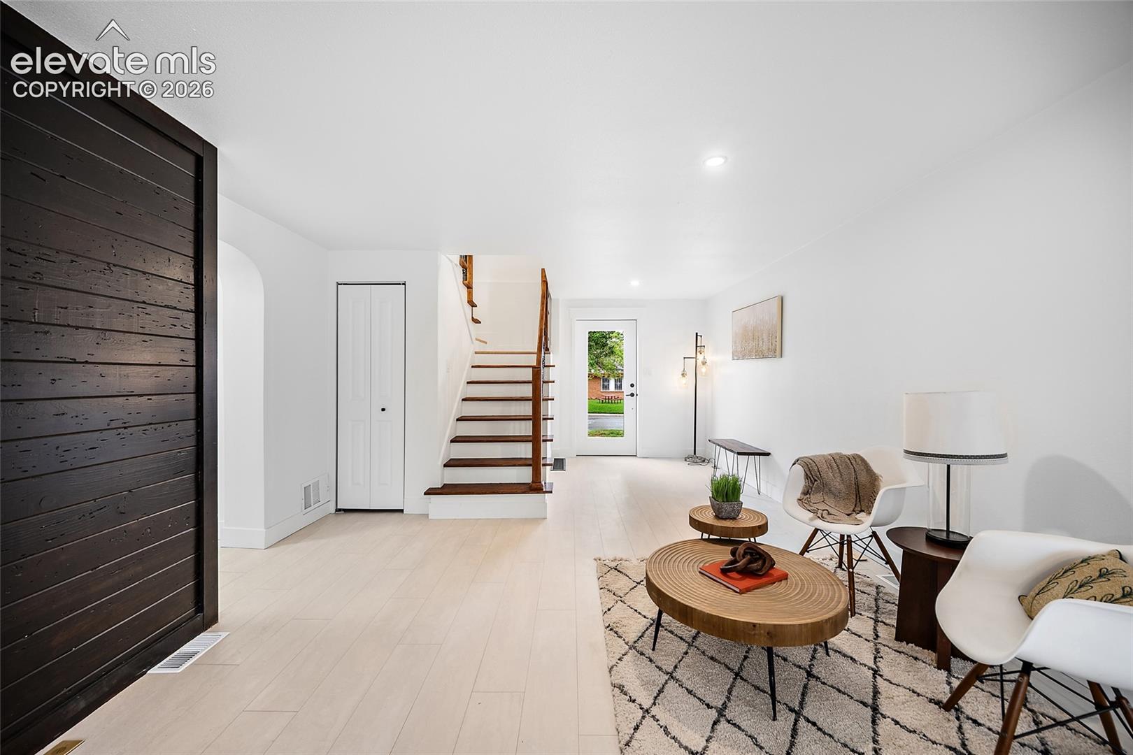 Listing photo 7 for 3630 W Walsh Place