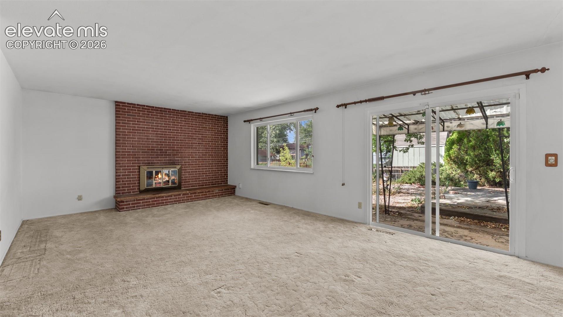 2204 Warwick Lane, photo 3