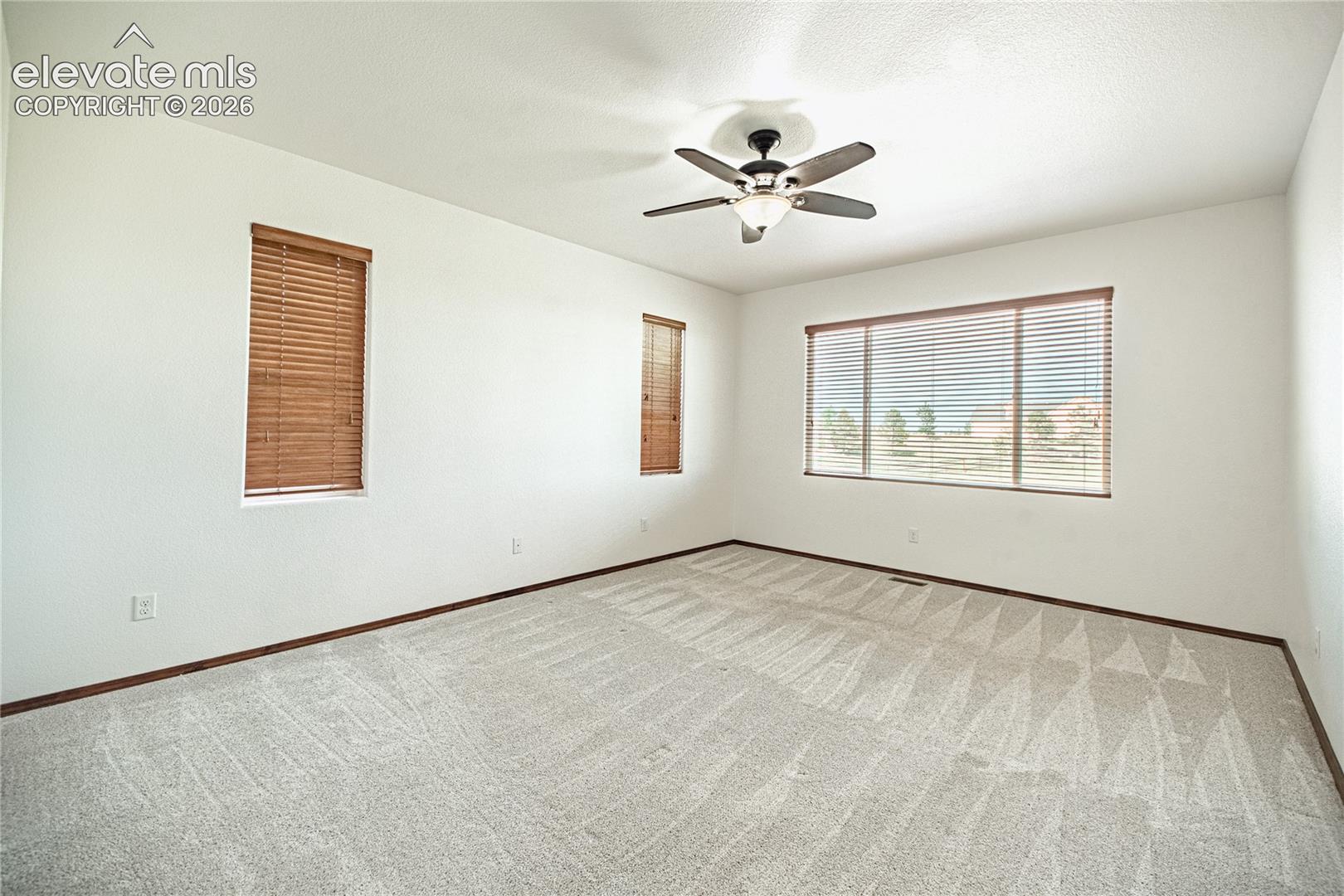 Listing photo 18 for 11824 Black Hills Drive