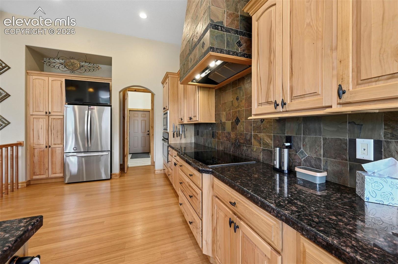 Listing photo 13 for 335 West Way