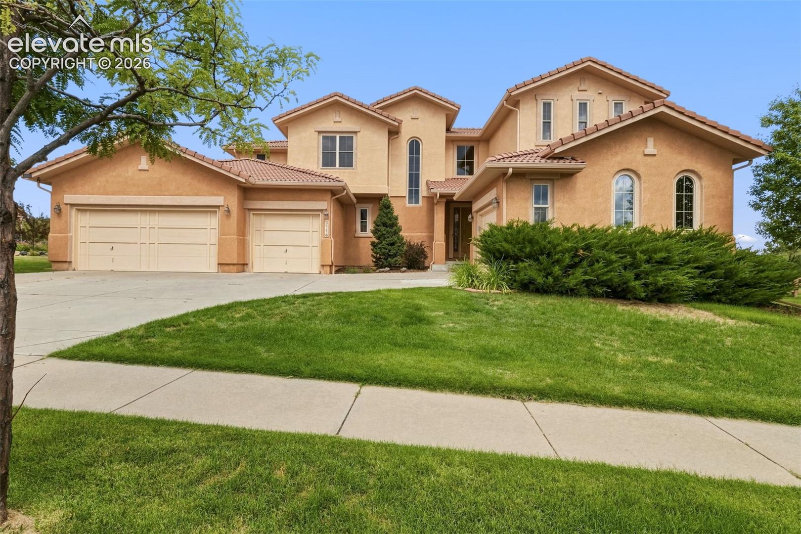 Listing photo 6 for 2114 Diamond Creek Drive