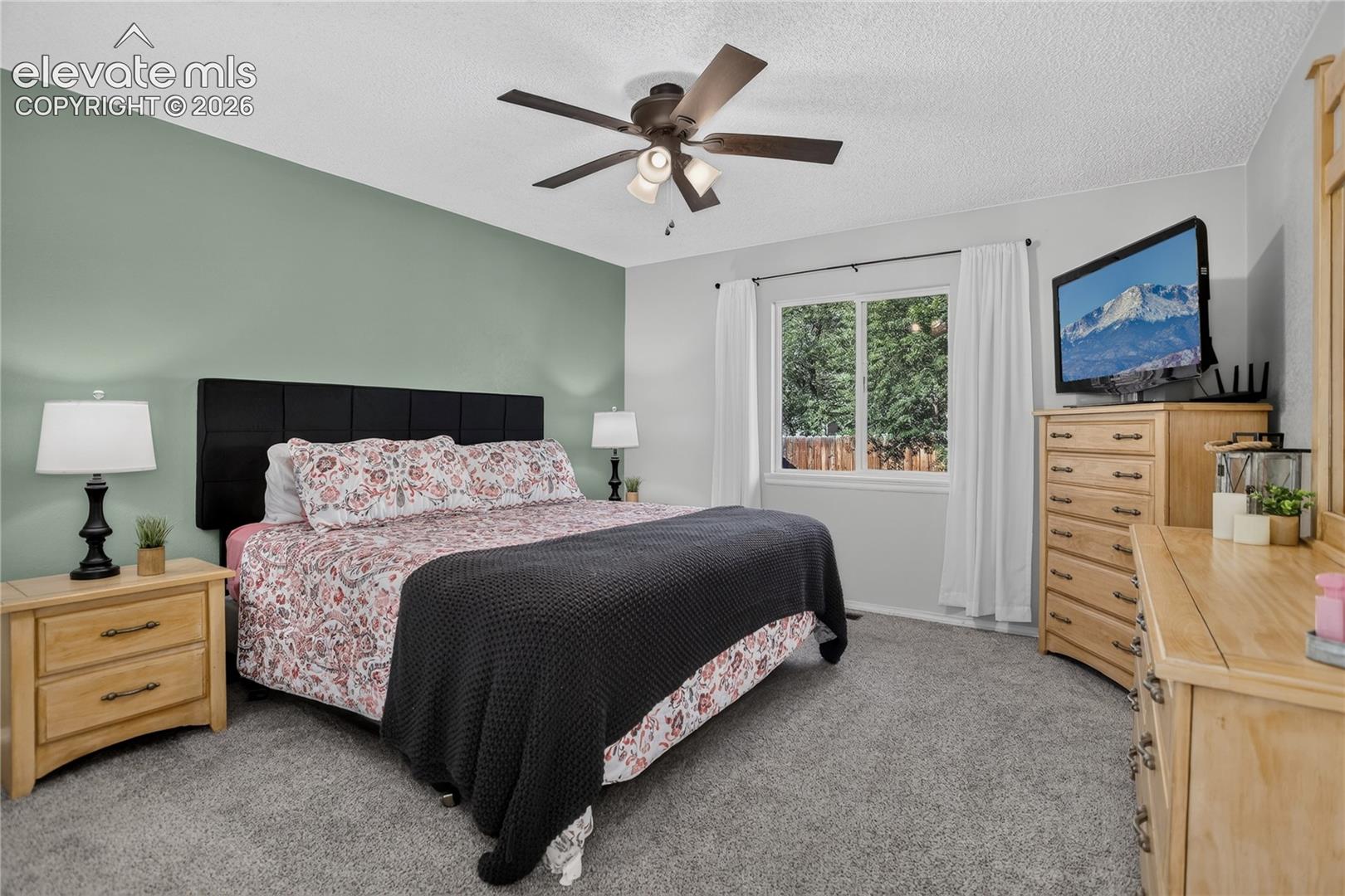 Listing photo 8 for 2250 Heathercrest Drive