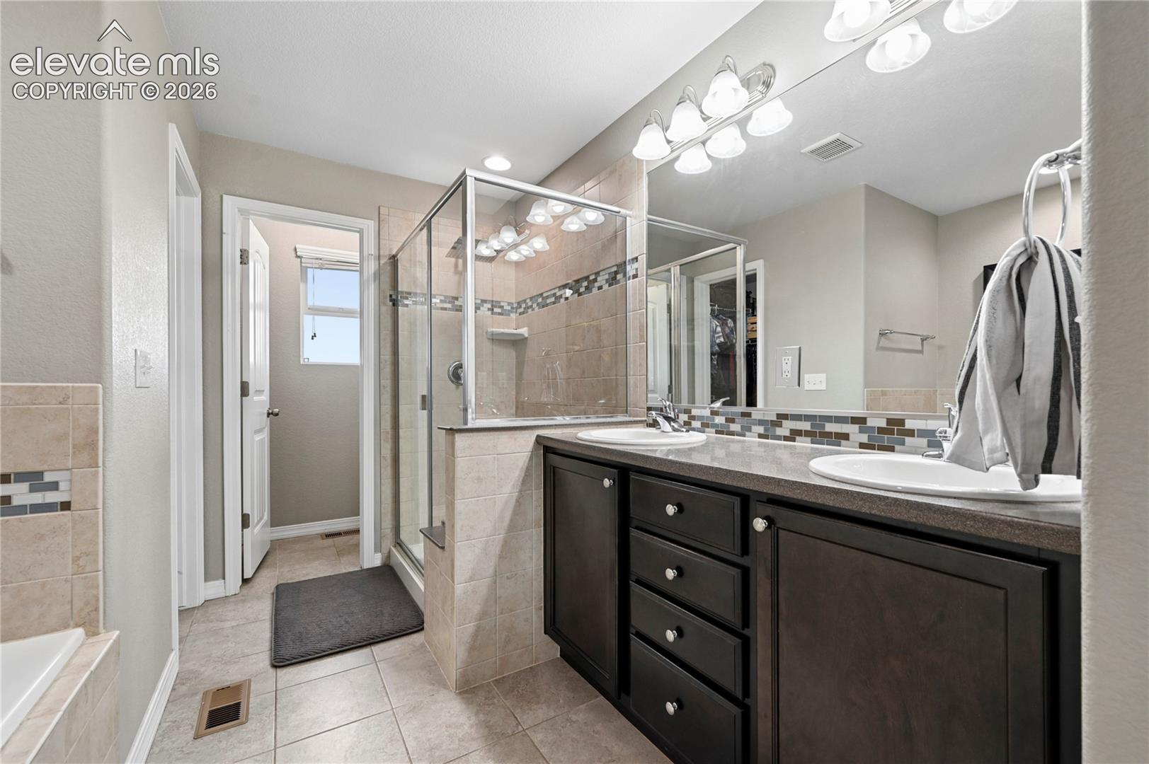 Listing photo 29 for 10637 Echo Canyon Drive