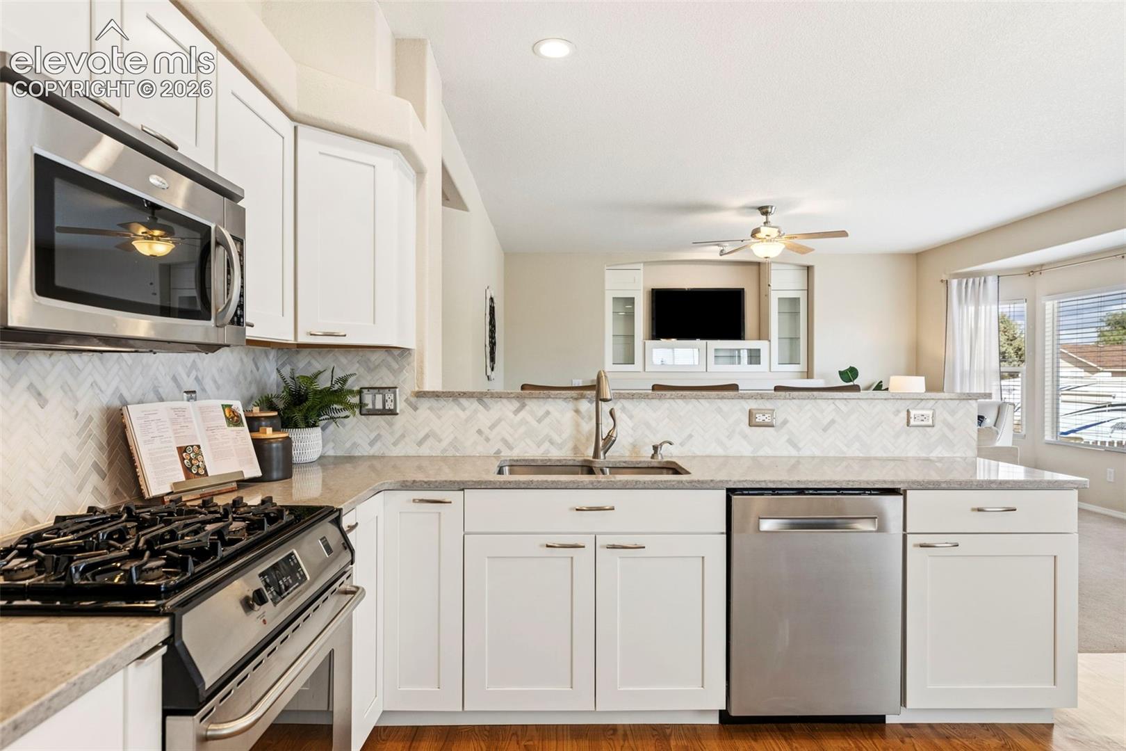 Listing photo 8 for 11213 Palmers Green Drive