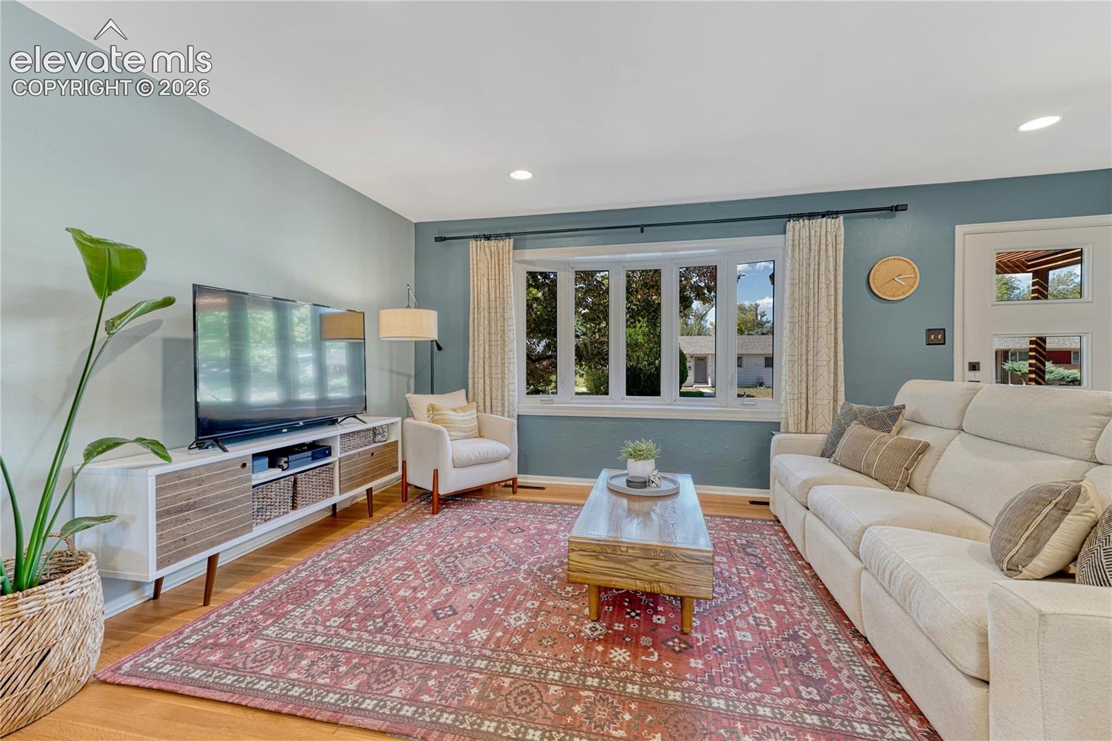Listing photo 4 for 2845 N Institute Street