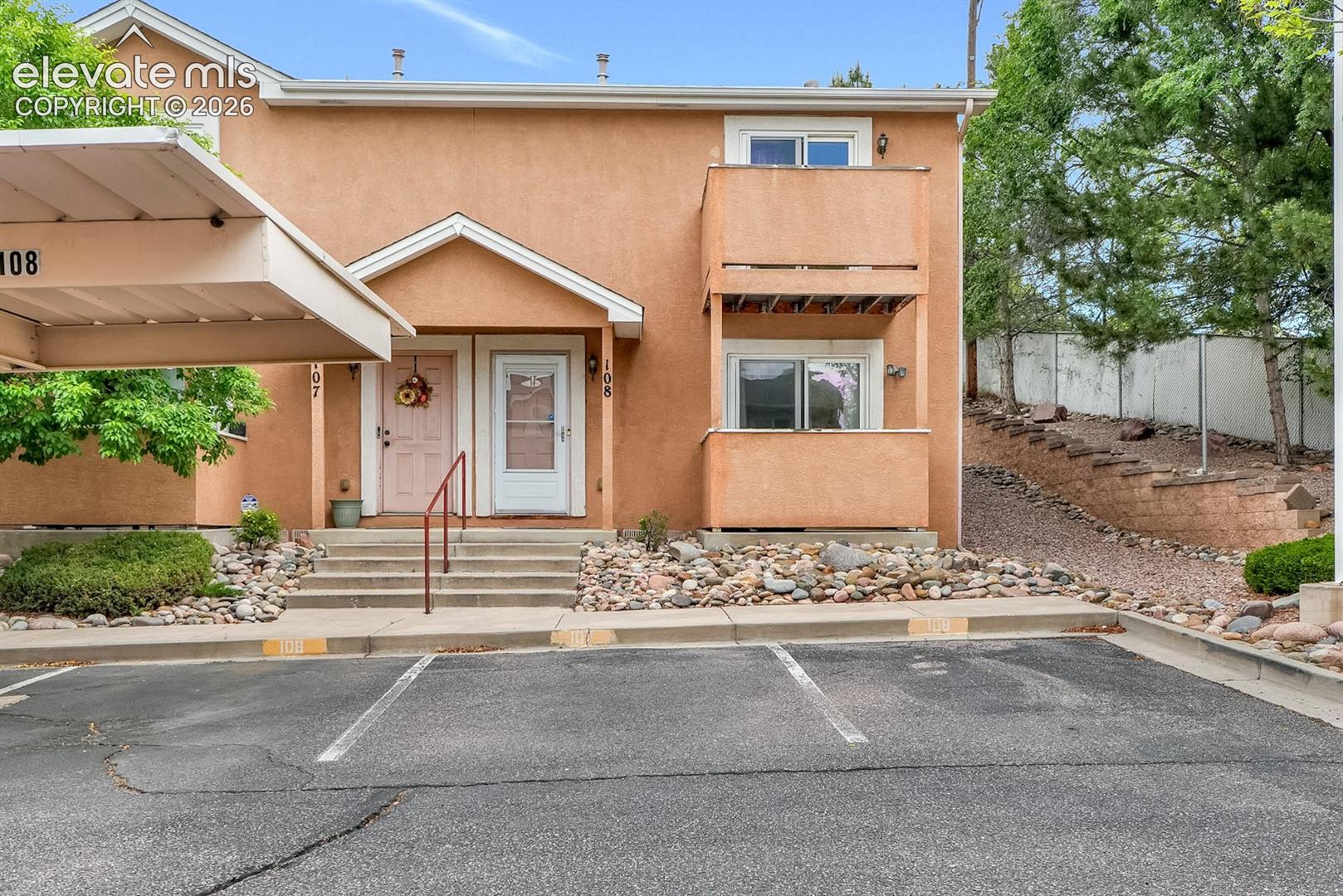 2280 La Salle Street, photo 17
