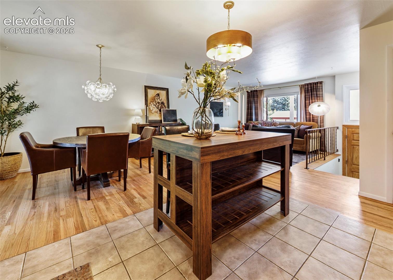 Listing photo 2 for 418 Eudora Street