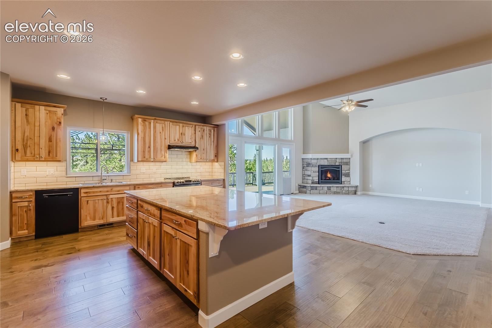 Listing photo 15 for 407 Silvermoon Heights