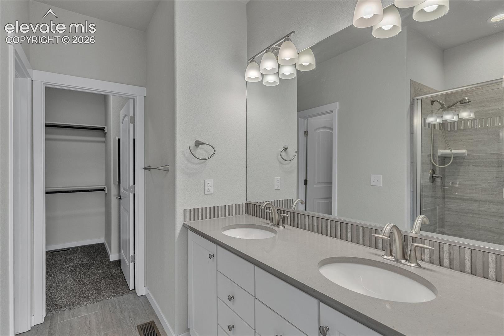 Listing photo 18 for 6327 Harney Drive