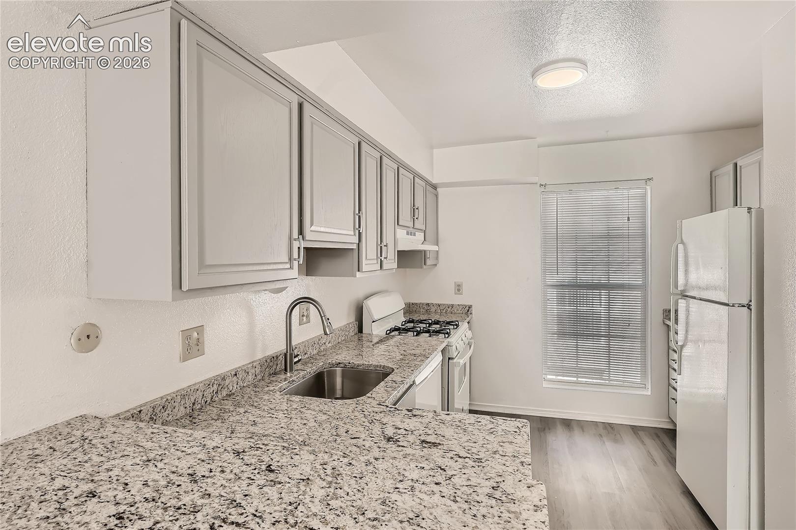 Listing photo 10 for 3455 Rebecca Lane D