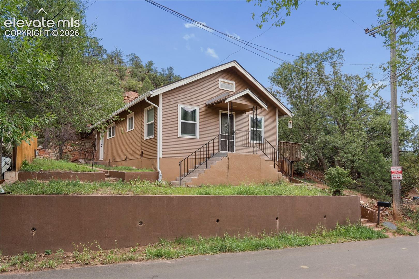 Listing photo 2 for 407 Washington Avenue