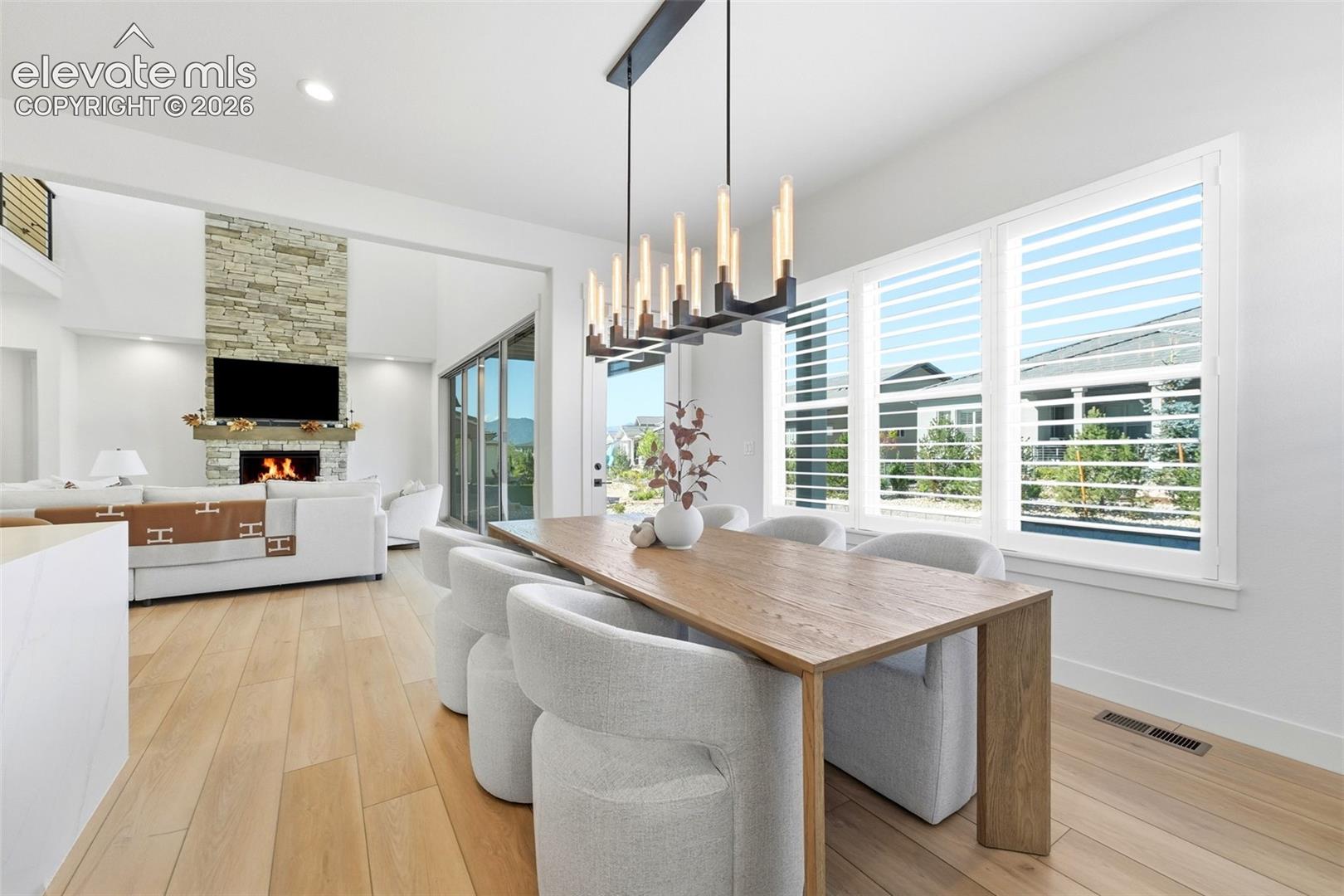 Listing photo 11 for 3414 Crest Hollow View
