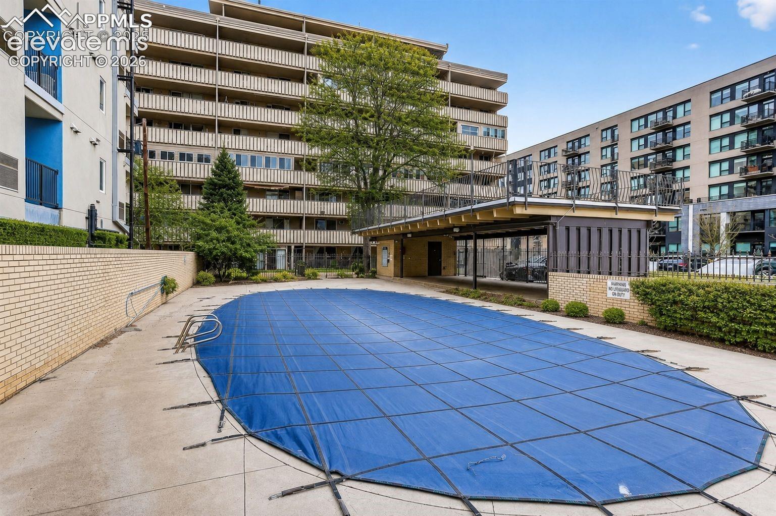 Listing photo 19 for 1111 N Ash Street 110