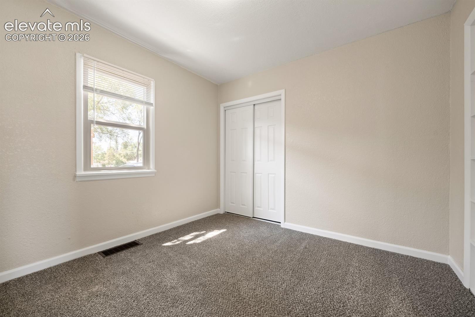 Listing photo 16 for 2102 W 29th Street