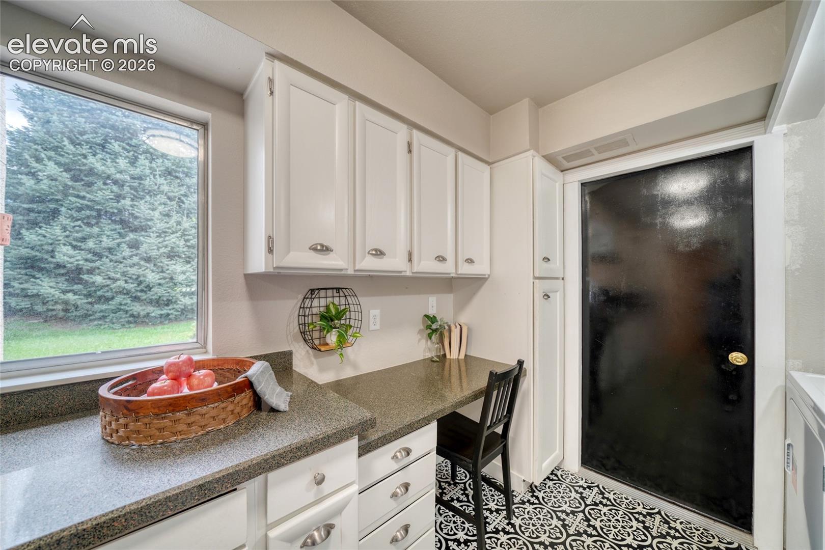 Listing photo 16 for 3330 Templeton Gap Road 31