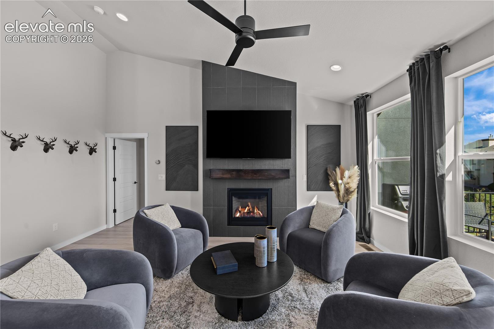Listing photo 24 for 6575 Vistancia Avenue