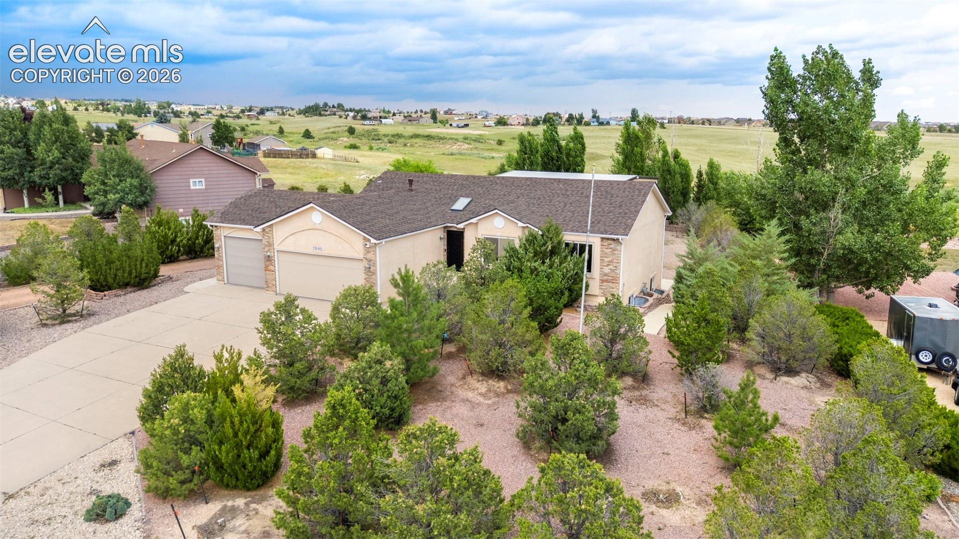 Listing photo 3 for 11689 Allendale Drive