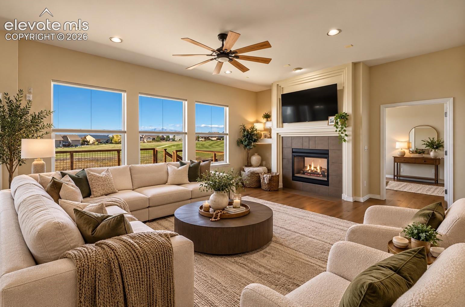 Listing photo 15 for 10862 Torreys Peak Way