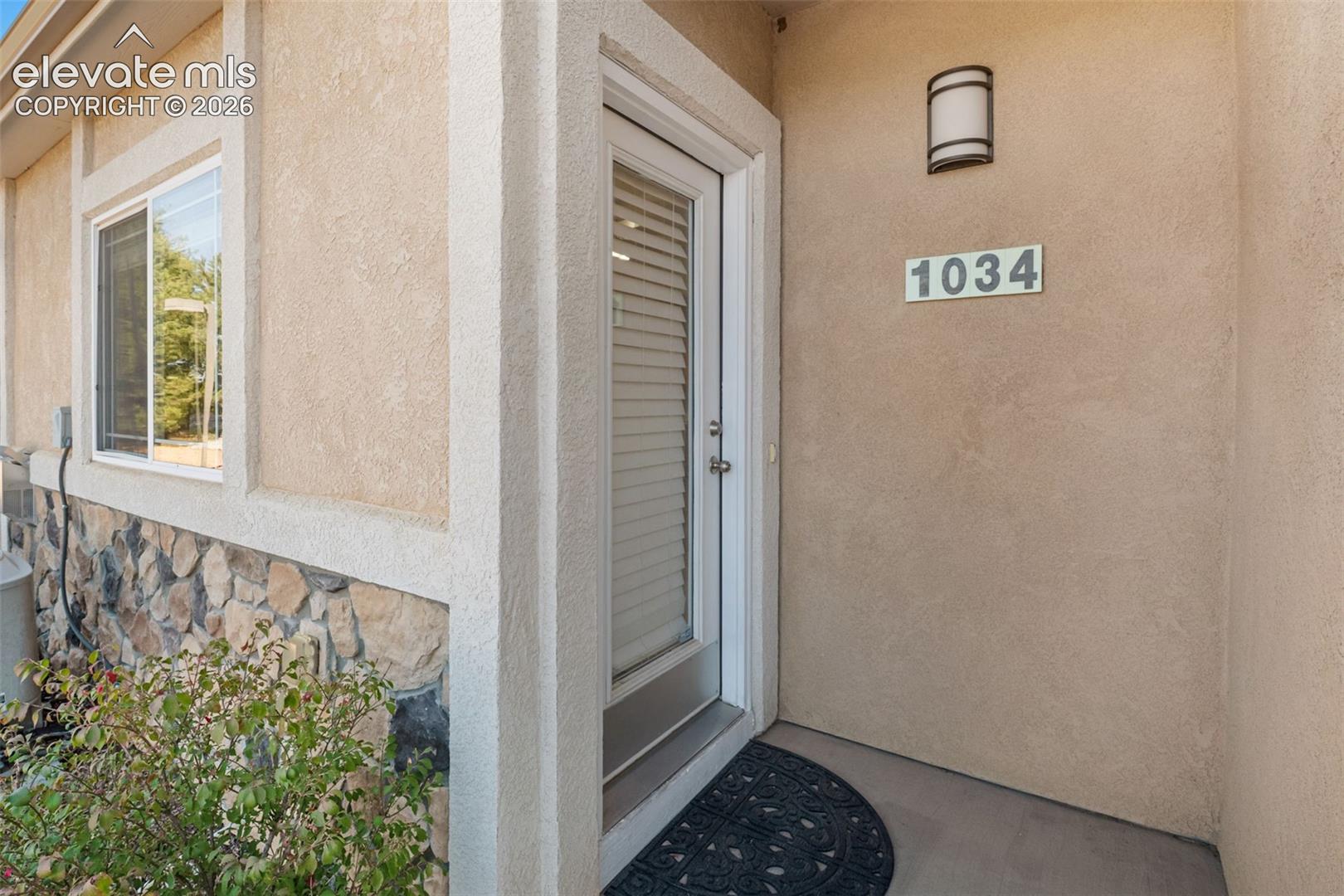 Listing photo 6 for 1034 Fountain Mesa Drive