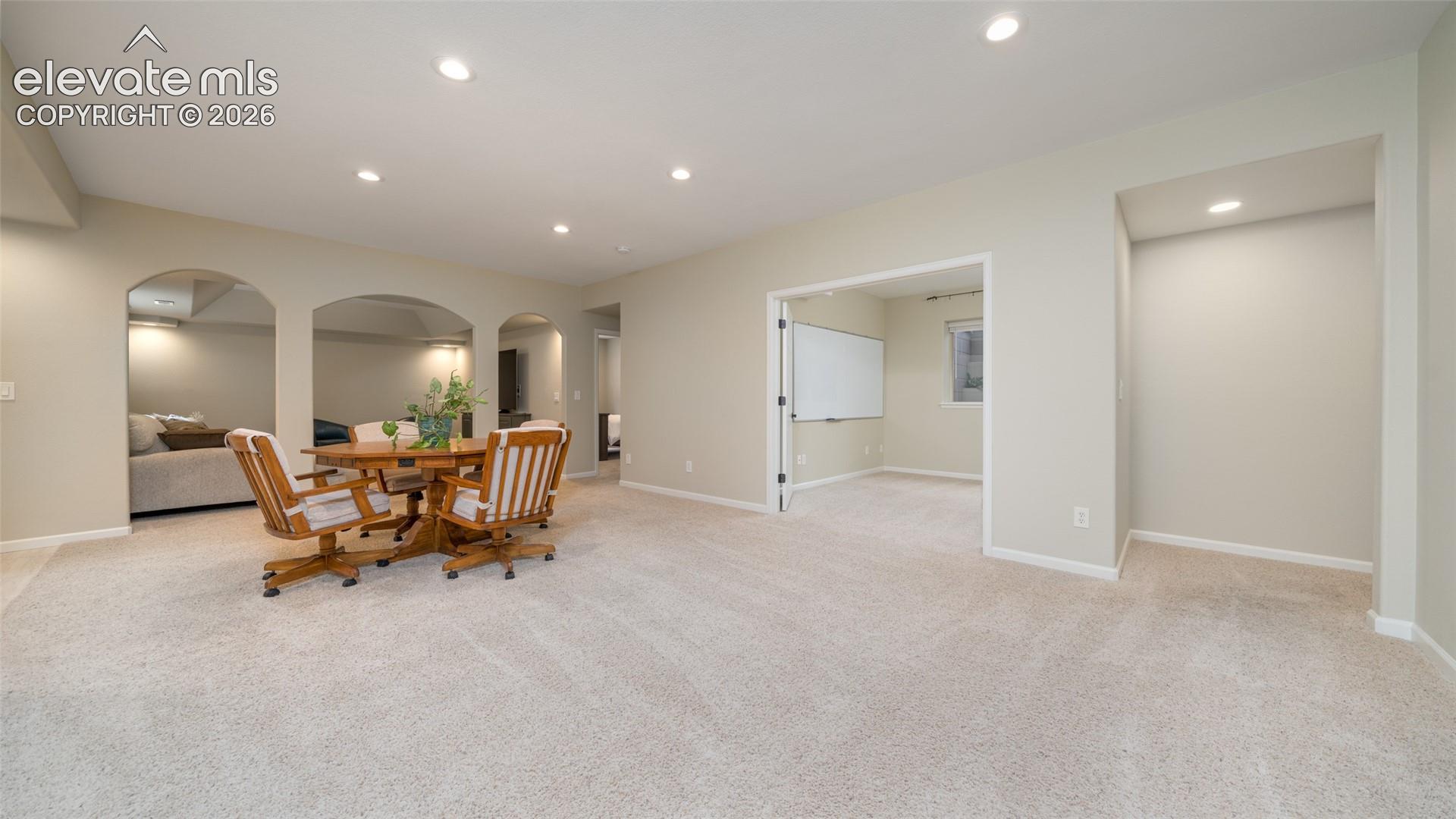 Listing photo 22 for 40 Wuthering Heights Drive