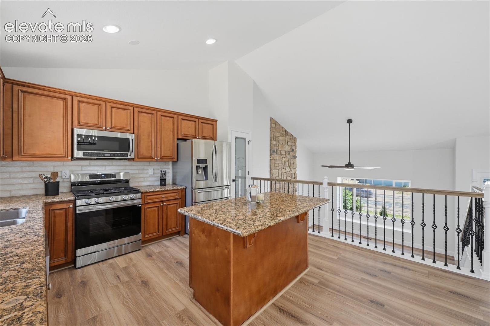 Listing photo 8 for 780 Bayfield Drive