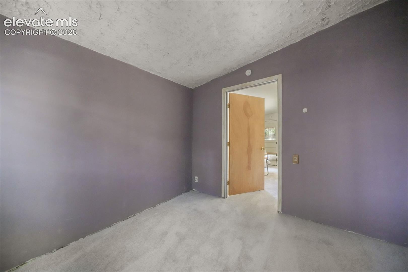 Listing photo 38 for 920 S Canosa Court