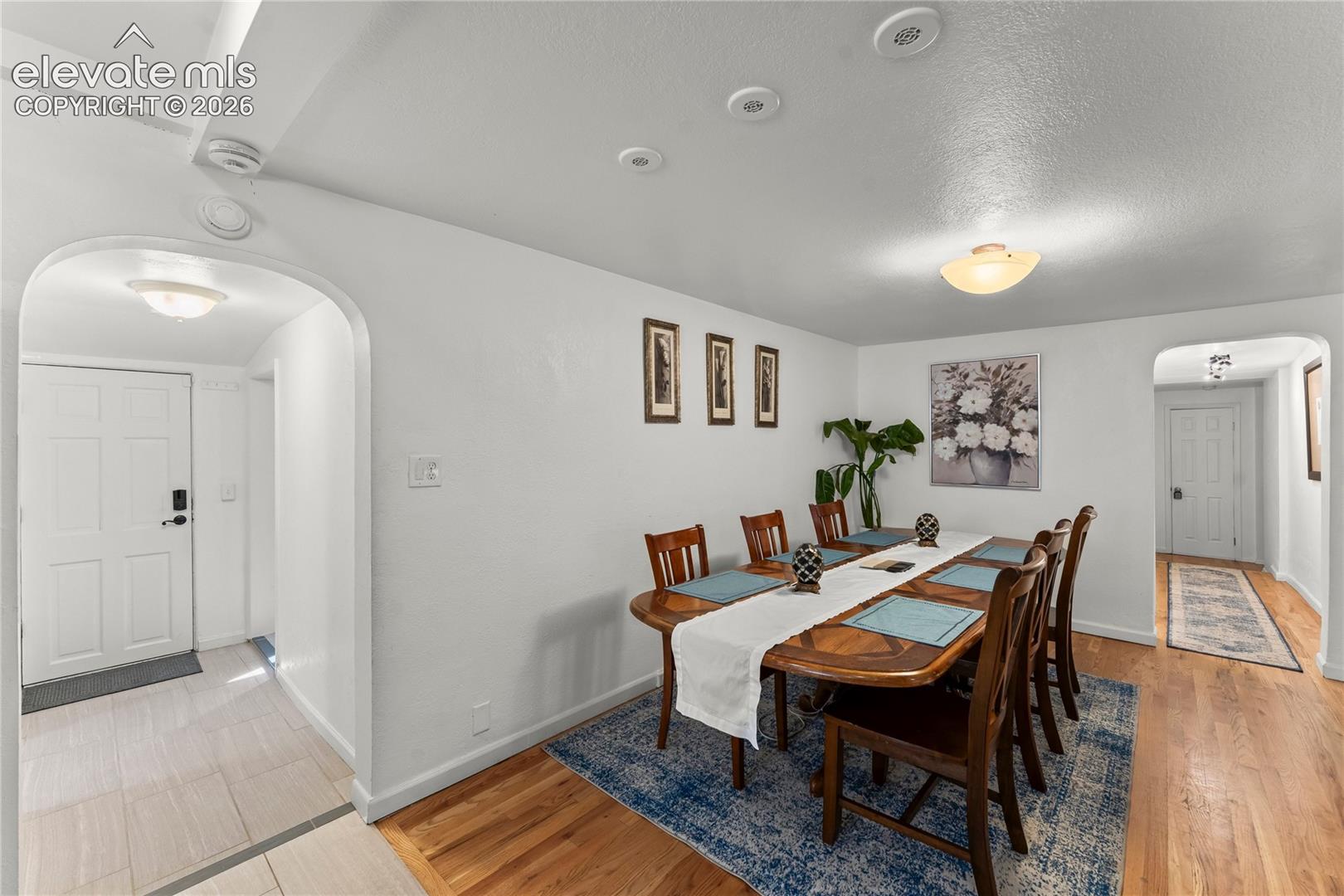 Listing photo 14 for 2706 W Pikes Peak Avenue