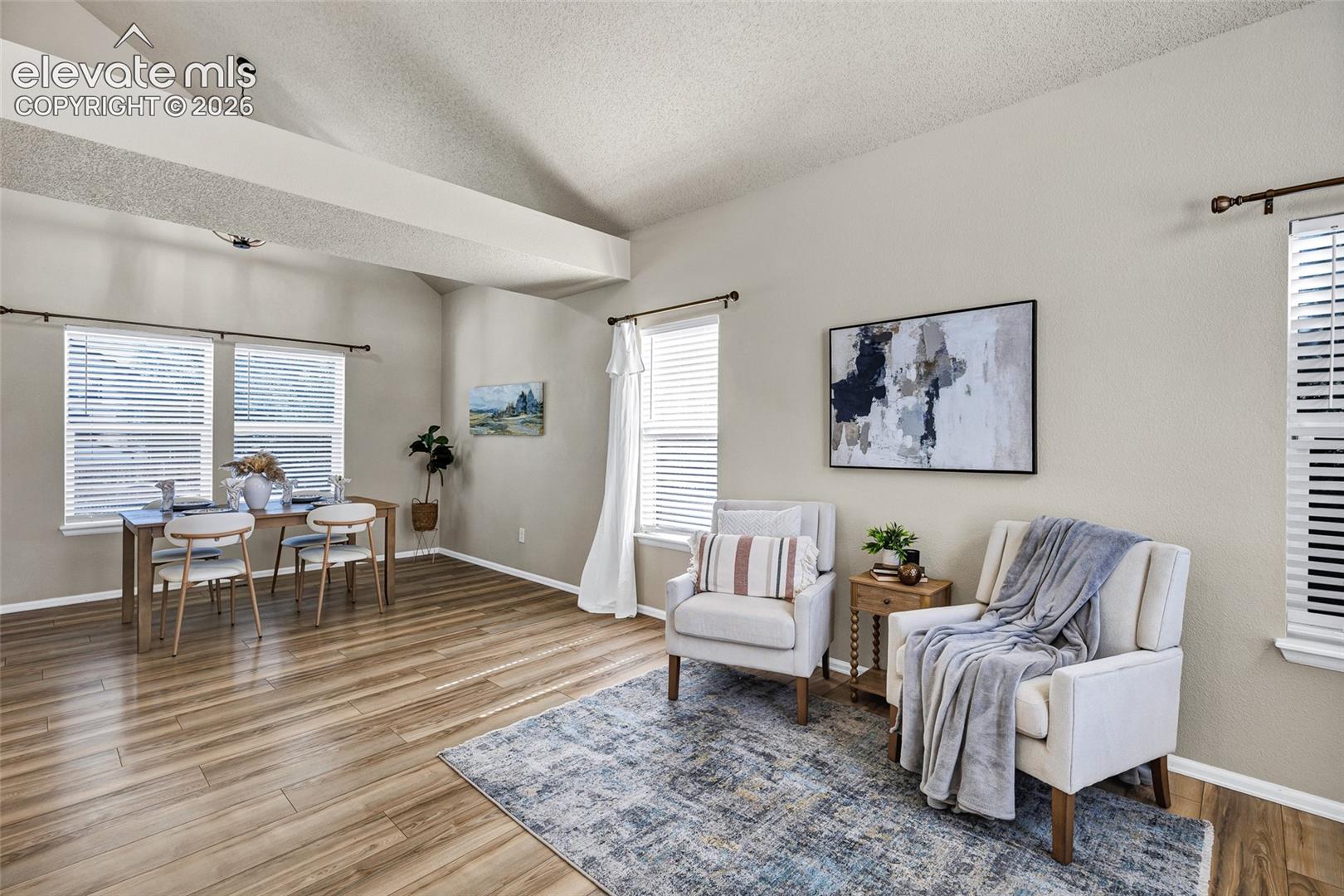 Listing photo 6 for 848 Regent Court