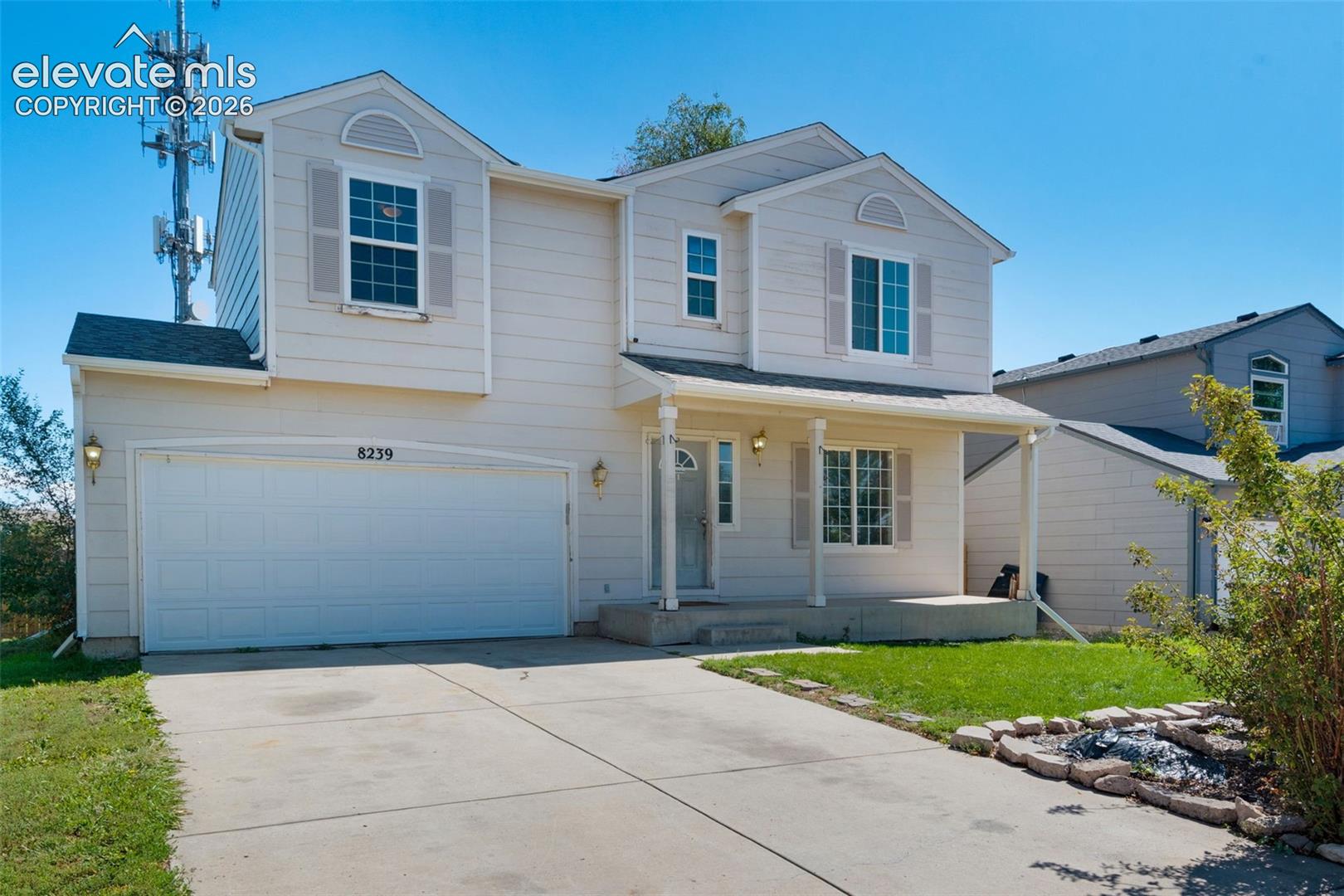 Listing photo 2 for 8239 Monterey Way