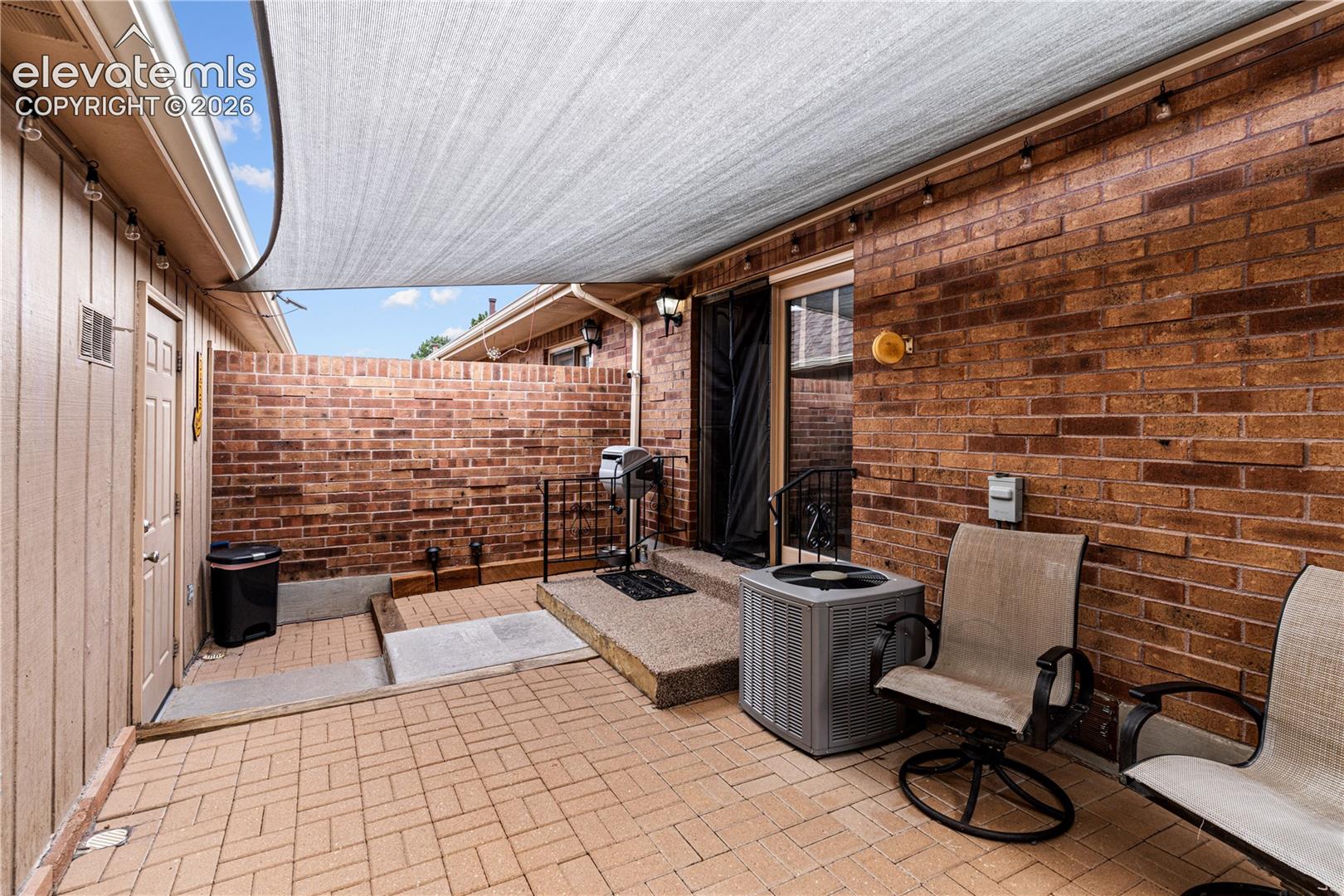 Listing photo 19 for 2106 Chautard Drive B