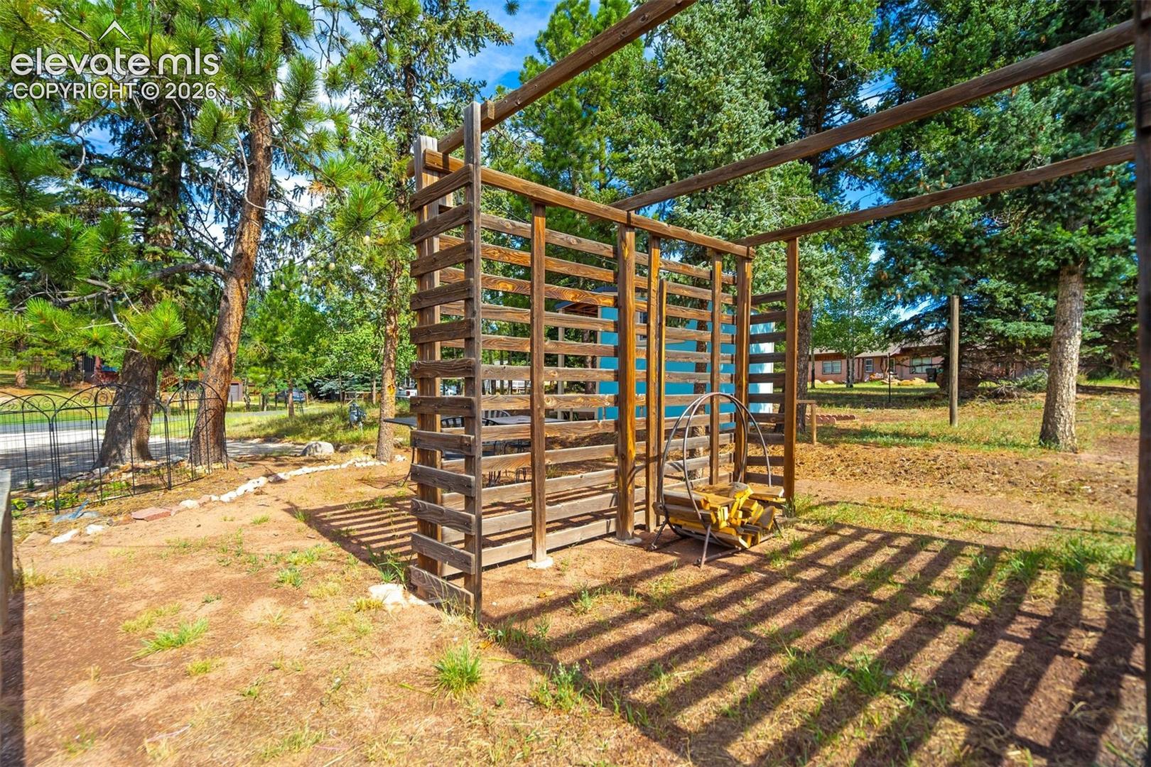 Listing photo 26 for 405 N Baldwin Street