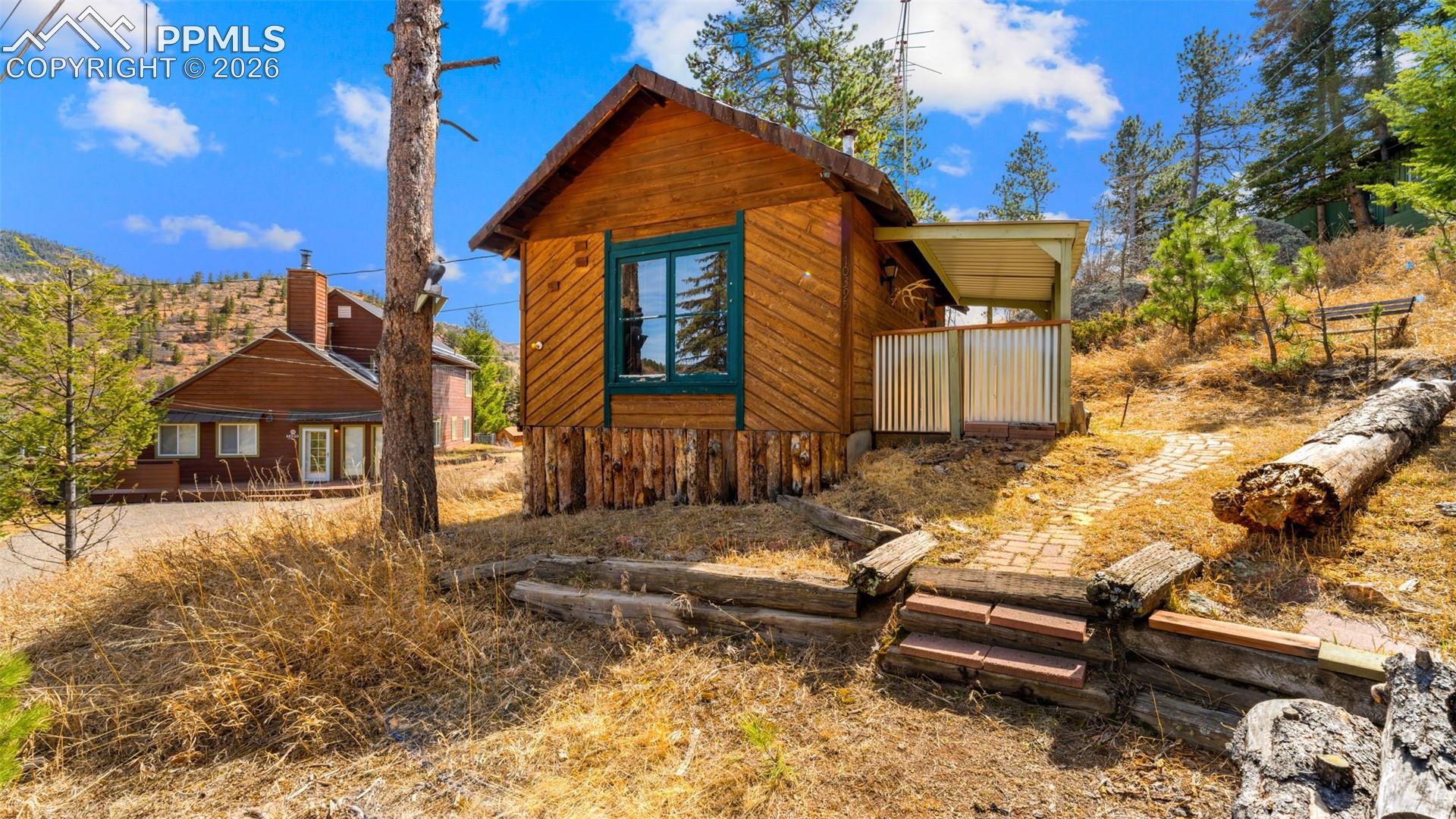 Listing photo 2 for 10345 Aspen Street