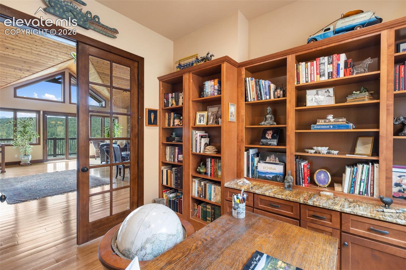 Listing photo 22 for 12810 Rampart Range Road