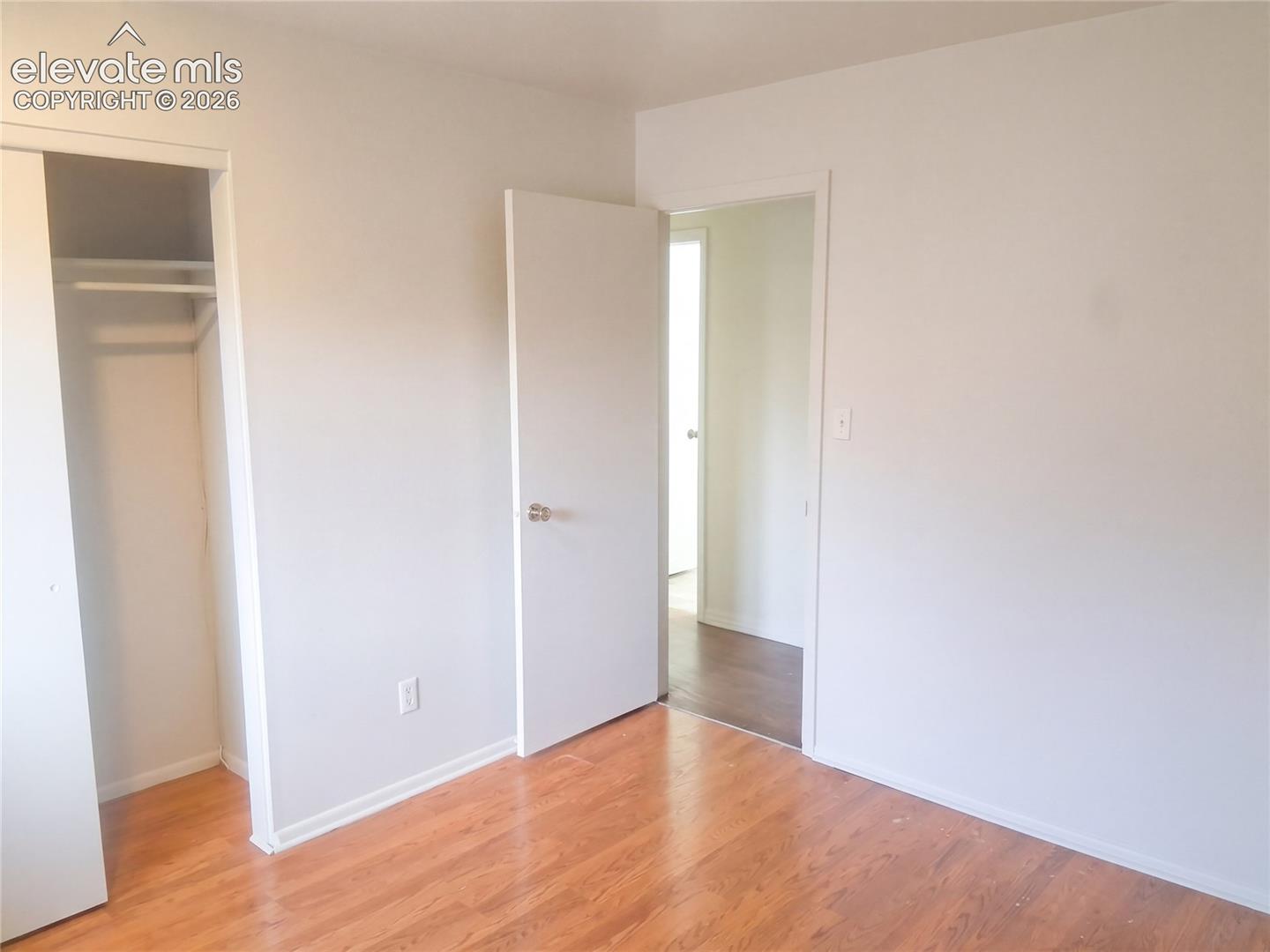 Listing photo 14 for 4015 Valli Vista Road