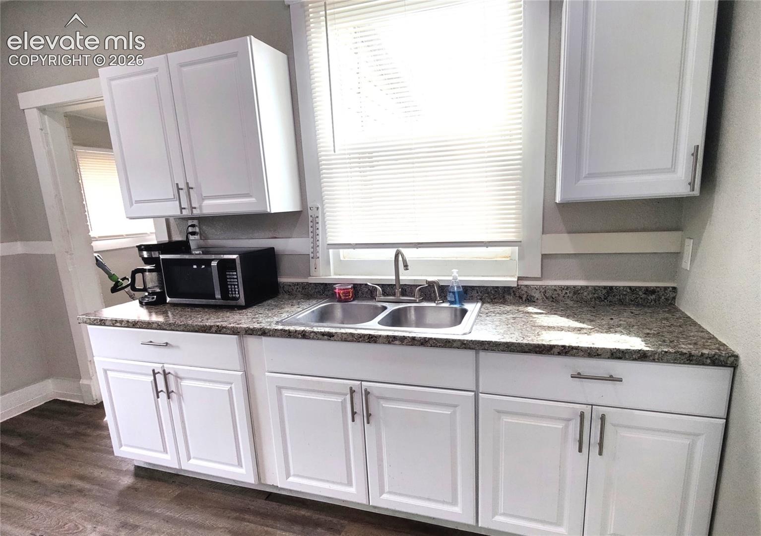 Listing photo 8 for 710 McCulley Avenue