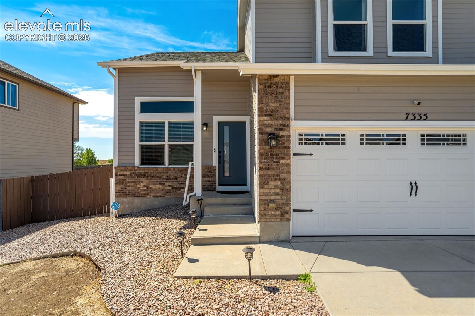 Listing photo 6 for 7335 Willowdale Drive
