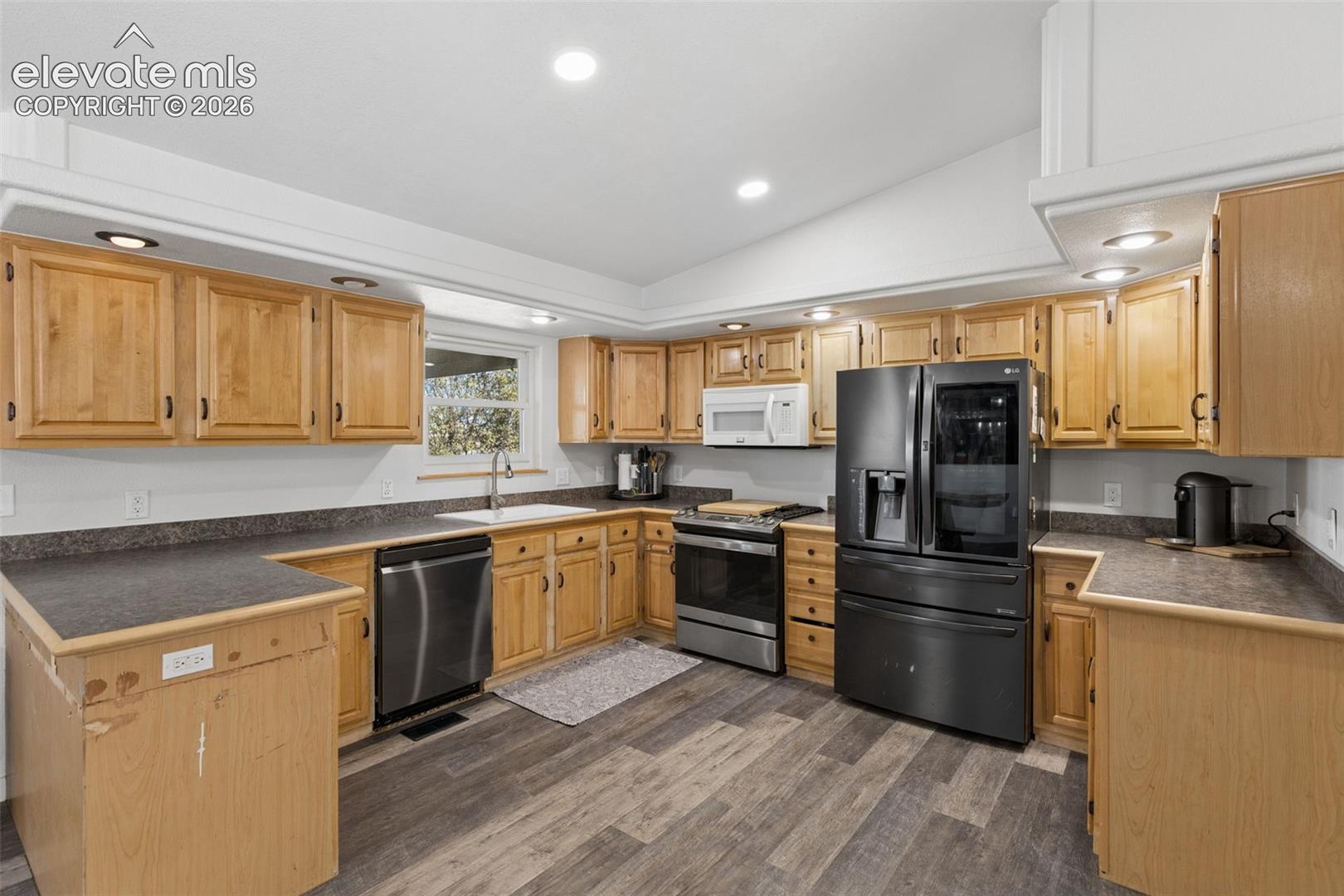 Listing photo 15 for 28230 Washington Road