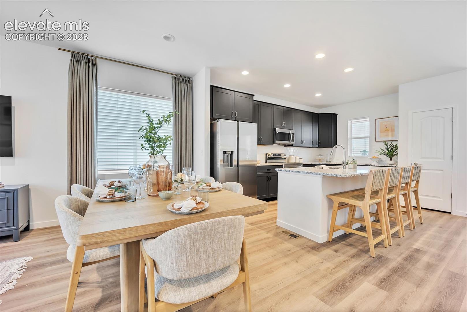 Listing photo 12 for 8180 Manor House Way