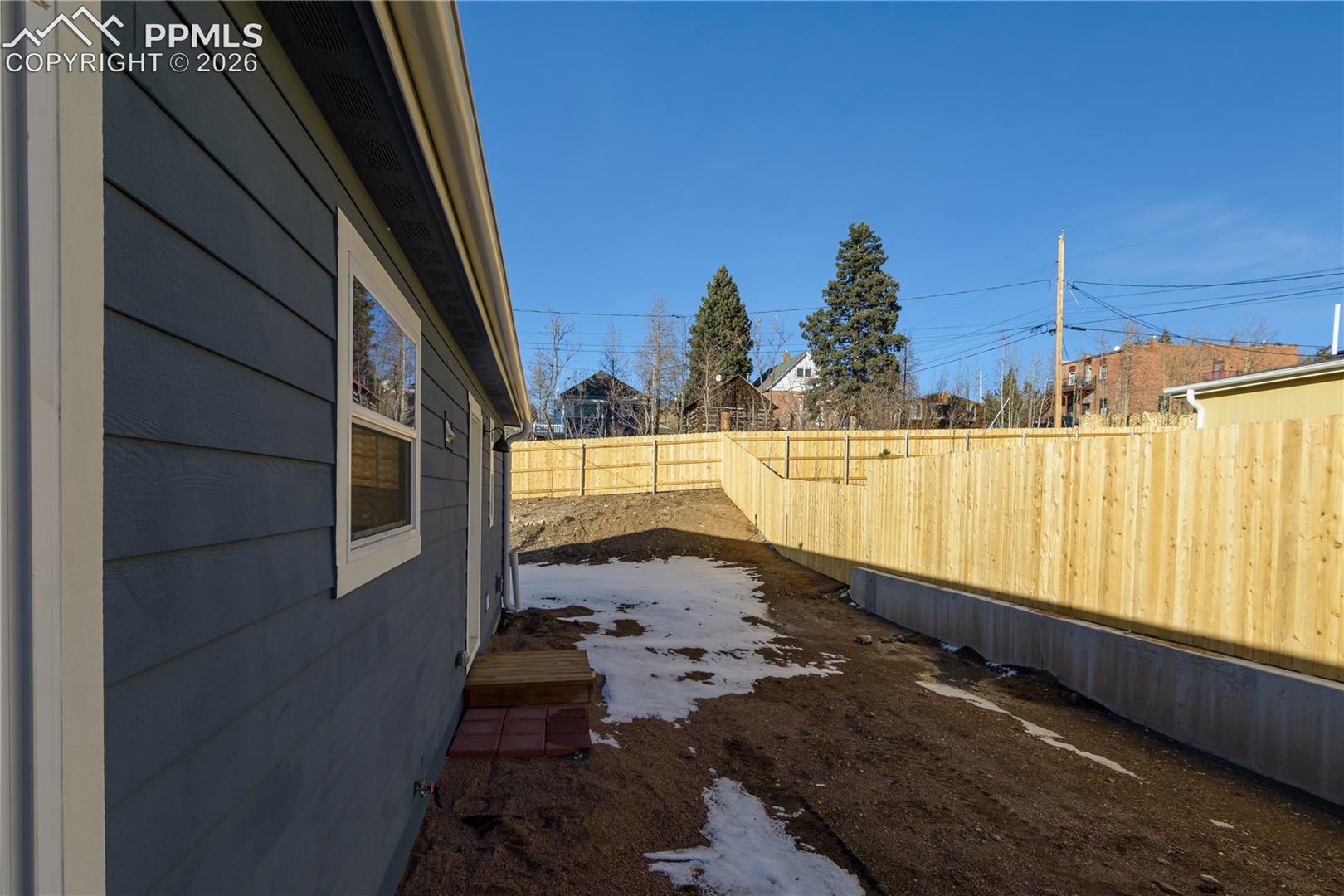 Listing photo 24 for 525 Carr Avenue