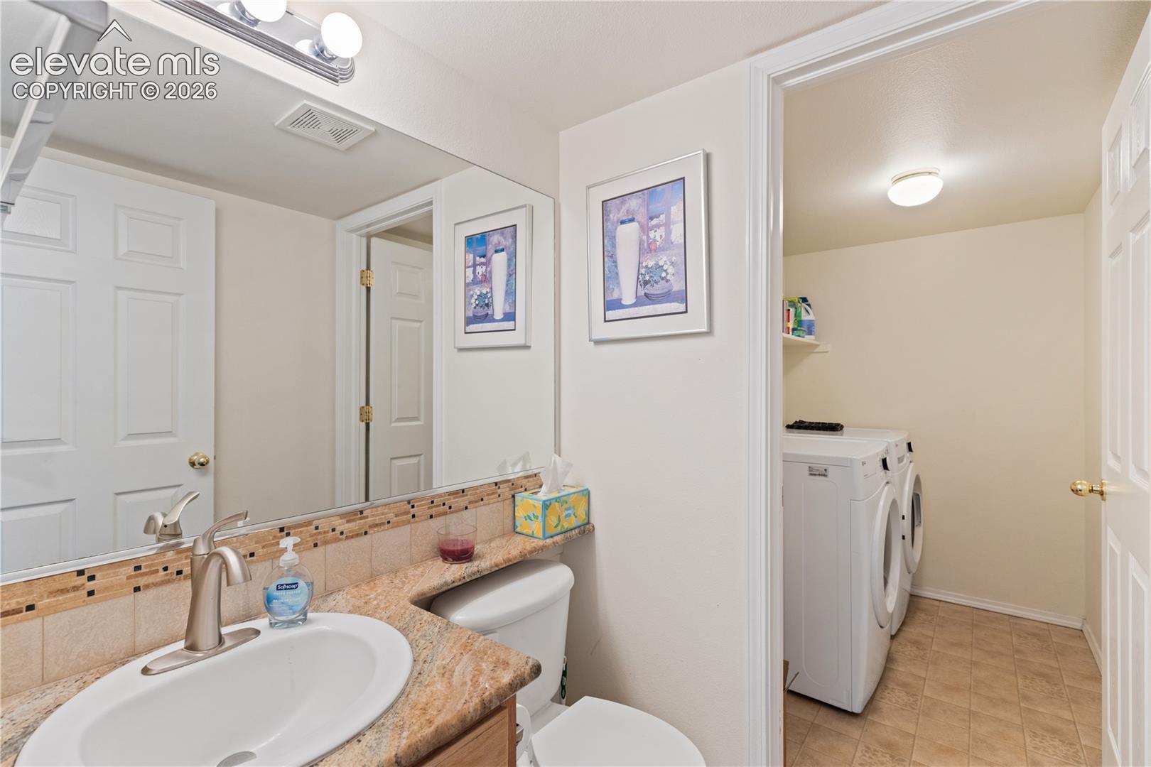 Listing photo 13 for 3916 Roan Drive
