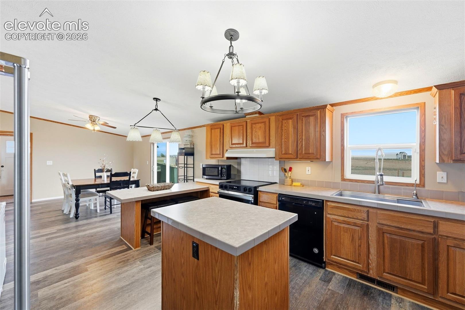 Listing photo 9 for 10635 Via Vaquaro Point
