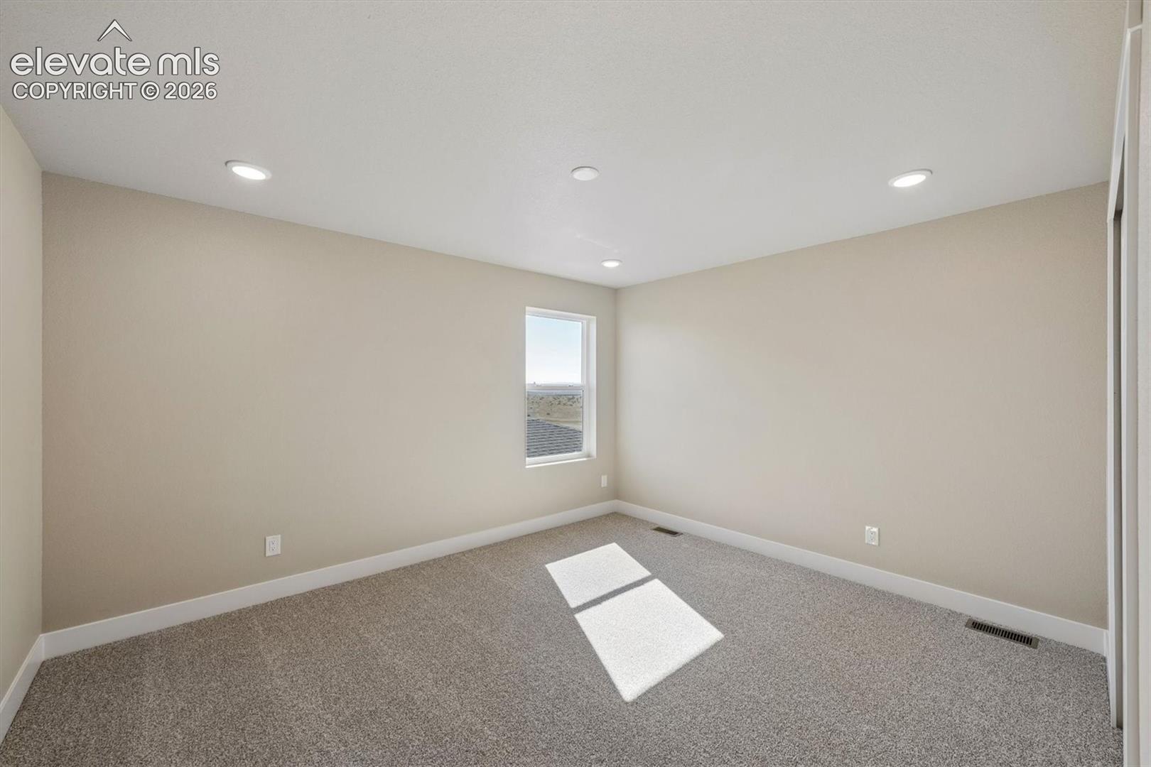 Listing photo 17 for 5440 Triple Tree Street