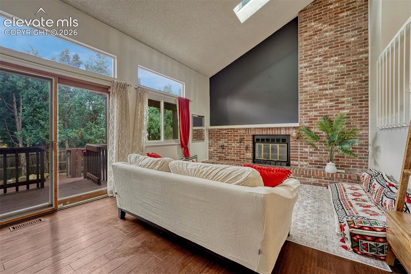 Listing photo 12 for 7510 Hickorywood Drive