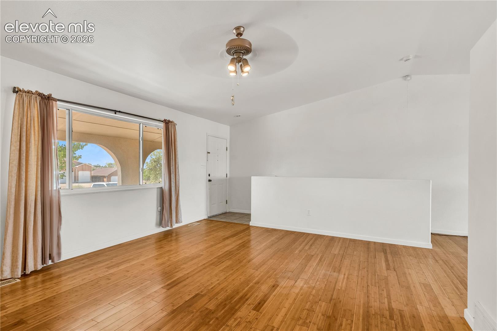 Listing photo 6 for 508 S Bayfield Avenue