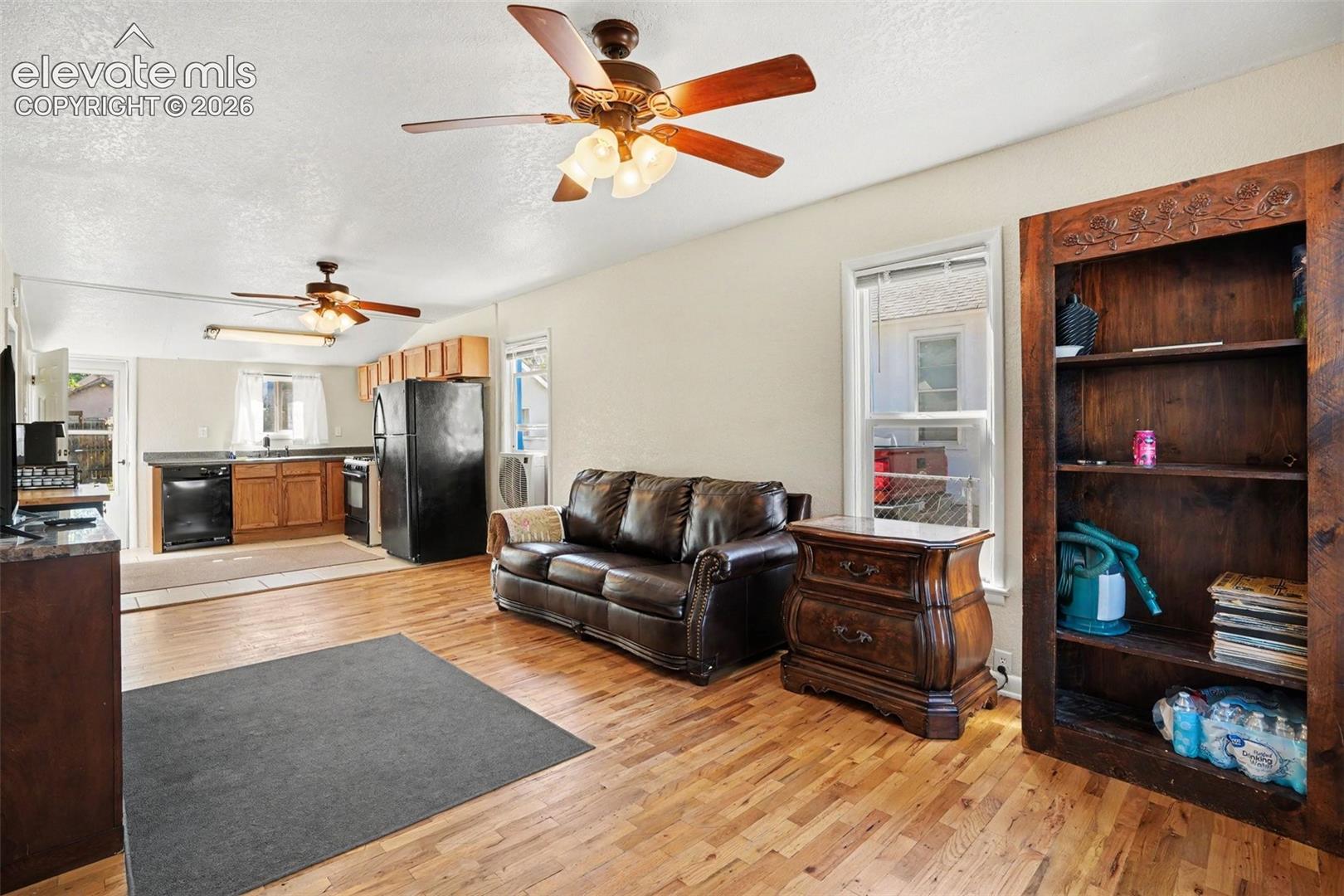 Listing photo 6 for 1616 E Orman Avenue