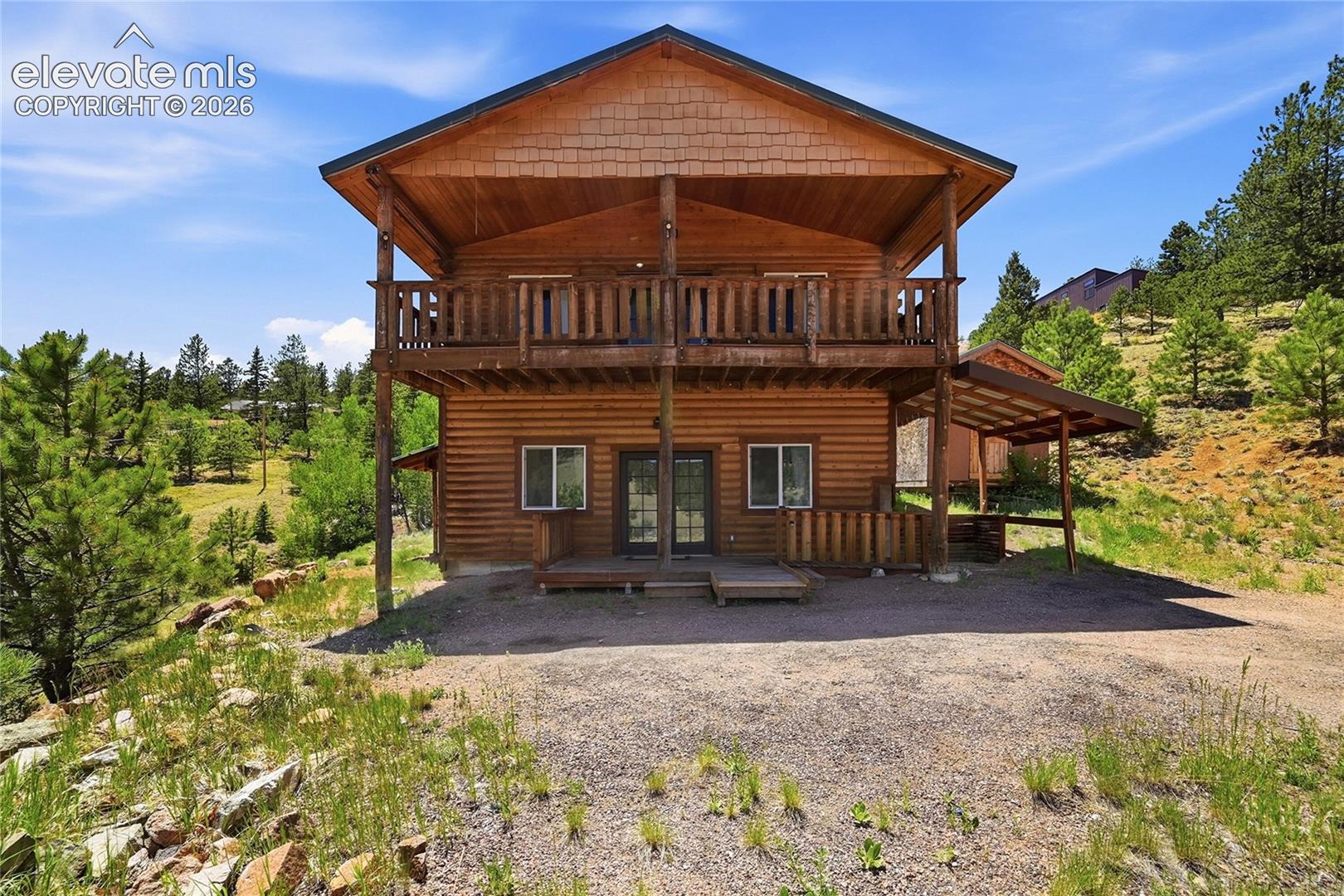 Listing photo 3 for 927 Stonehenge Drive