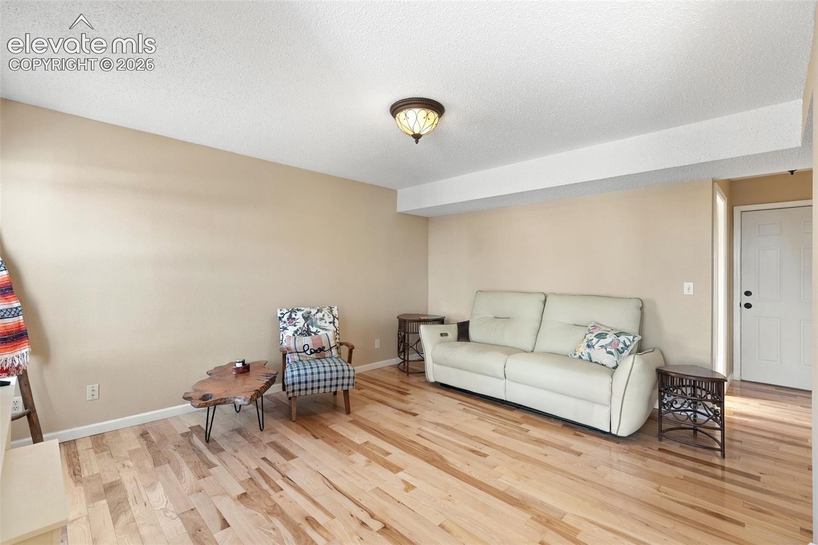 Listing photo 8 for 1150 Pipestone Court